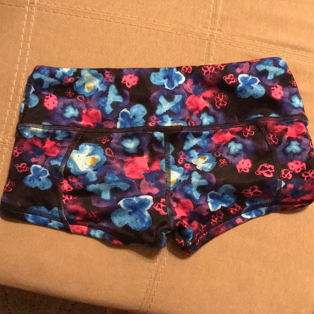 Fleo shorts low rise contour size s